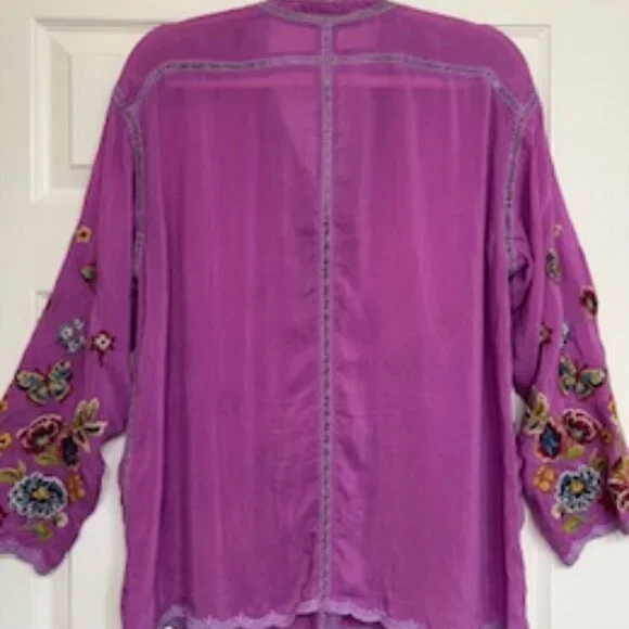 Johnny Was Stunning Embroidered Top Sz MED Purple - Picture 12 of 13